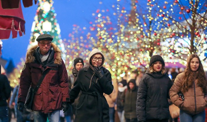 When does moscow start decorating for christmas 2019