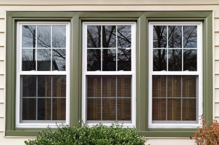 How to decorate 3 uneven windows