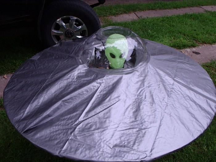 How to make an alien halloween decoration